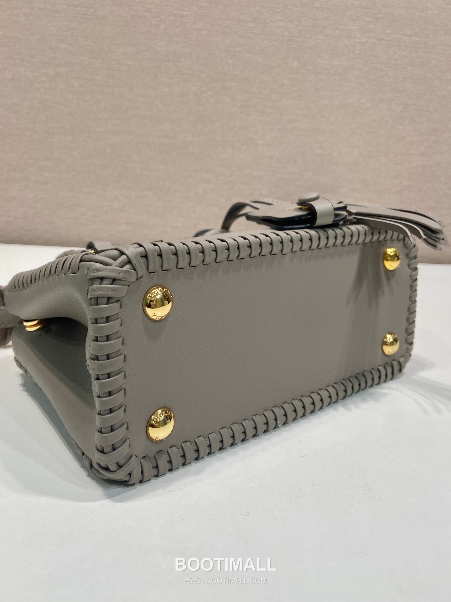 Prada Galleria Mini Intrecciato Calfskin Top Handle Bag 프라다 갤러리아 미니 인트레치아토 카프스킨 탑핸들백 21cm 9