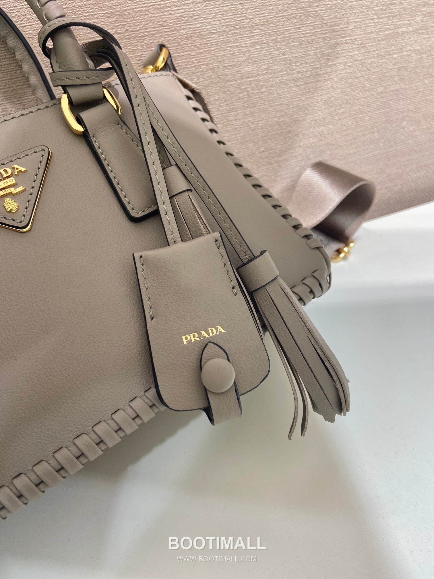 Prada Galleria Mini Intrecciato Calfskin Top Handle Bag 프라다 갤러리아 미니 인트레치아토 카프스킨 탑핸들백 21cm 10