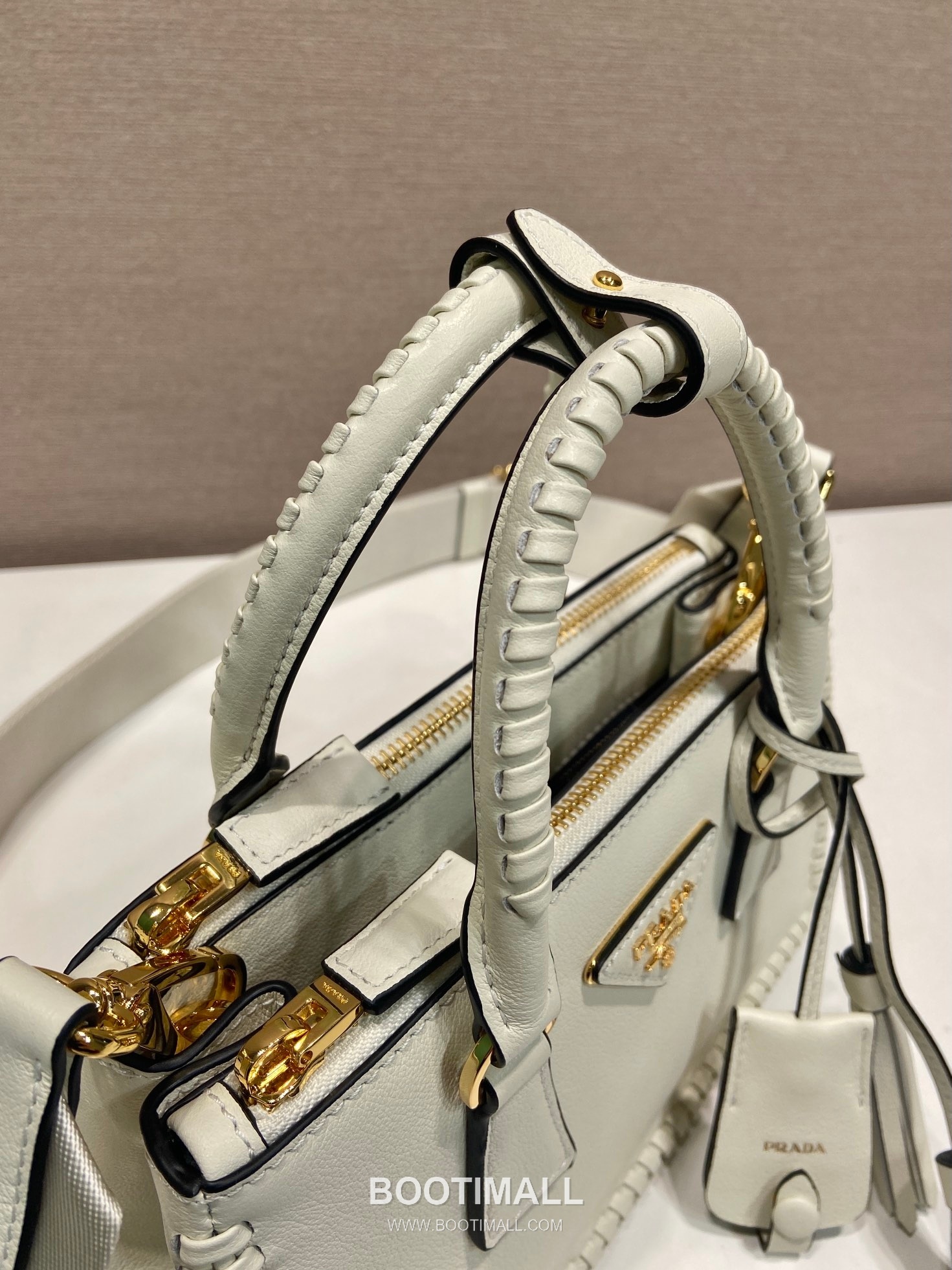 Prada Galleria Mini Intrecciato Calfskin Top Handle Bag 프라다 갤러리아 미니 인트레치아토 카프스킨 탑핸들백 21cm 9