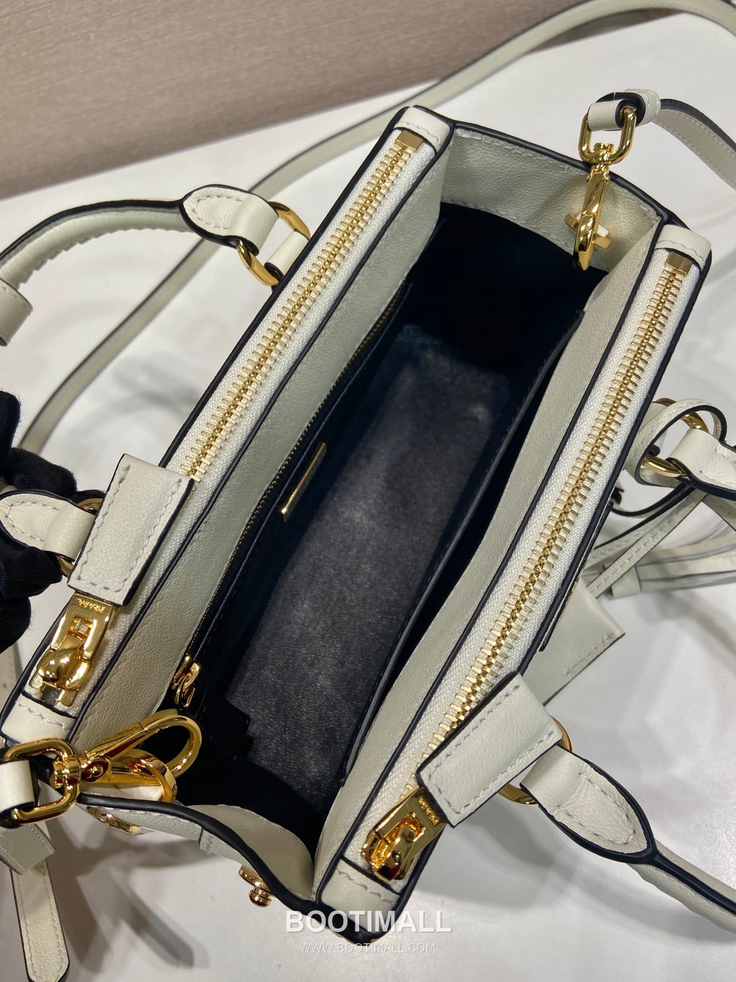 Prada Galleria Mini Intrecciato Calfskin Top Handle Bag 프라다 갤러리아 미니 인트레치아토 카프스킨 탑핸들백 21cm 12