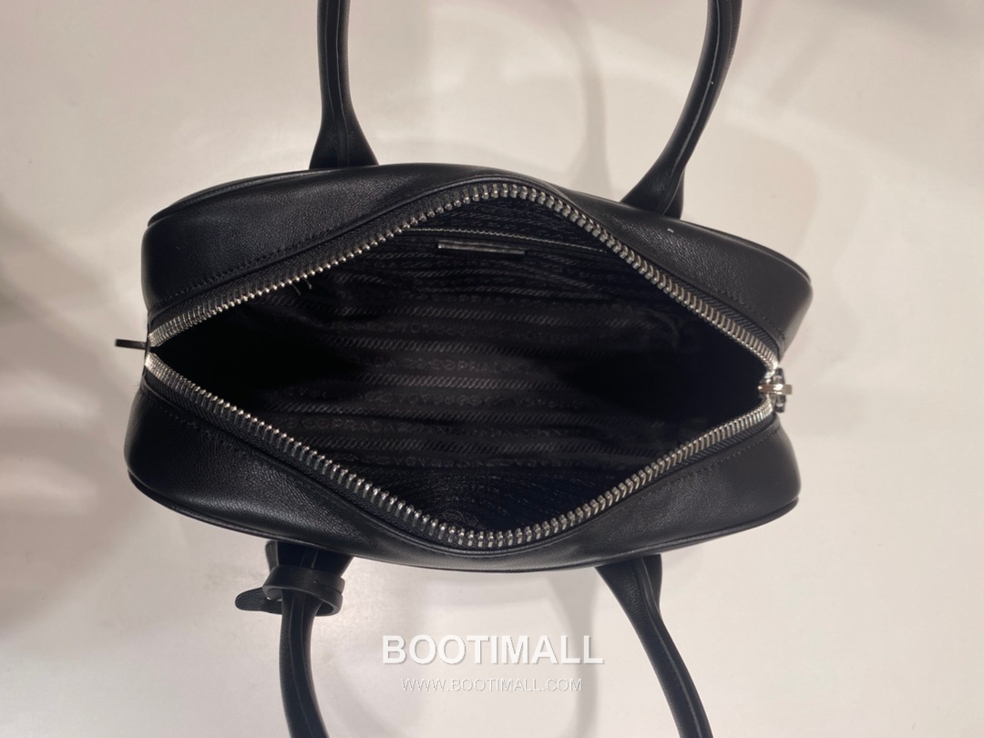 Prada Boston Calfskin Leather Black Boston Bag 프라다 1BA846 보스턴 송아지가죽 블랙 보스턴백 24cm 11