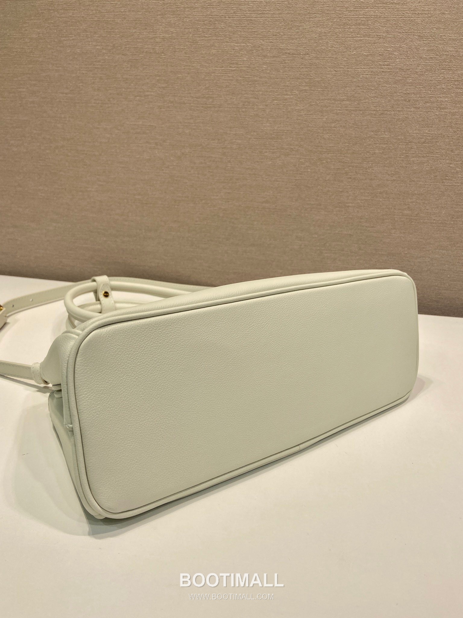 Prada Top Handle Calfskin Leather Handbag 프라다 1BA457 탑 핸들 카프스킨 레더 핸드백 28cm 11