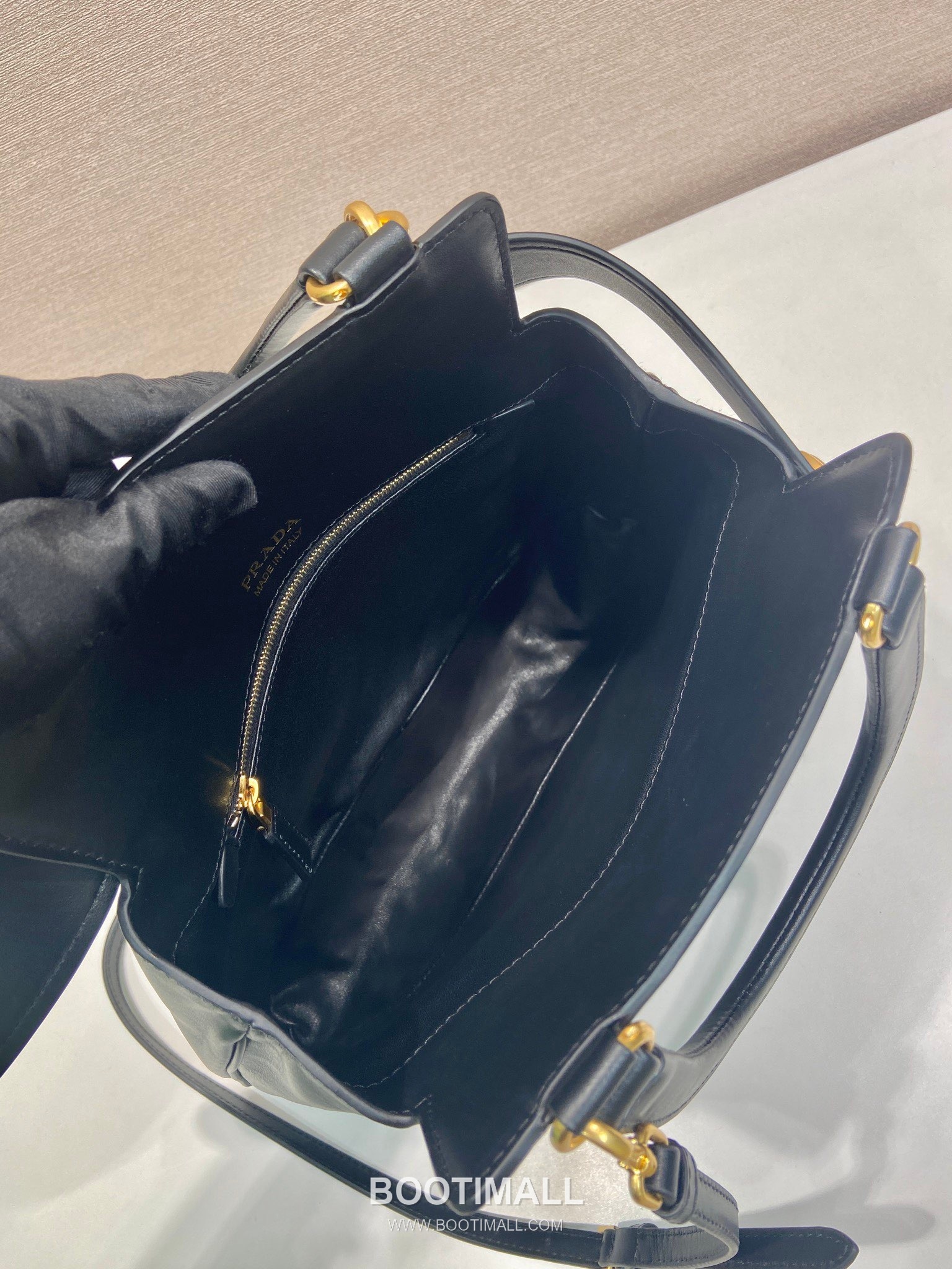 Prada Calfskin Tote Calfskin and Lambskin Shoulder Bag 프라다 1BG567 카프스킨 토트 카프스킨과 램스킨 숄더백 31cm 13