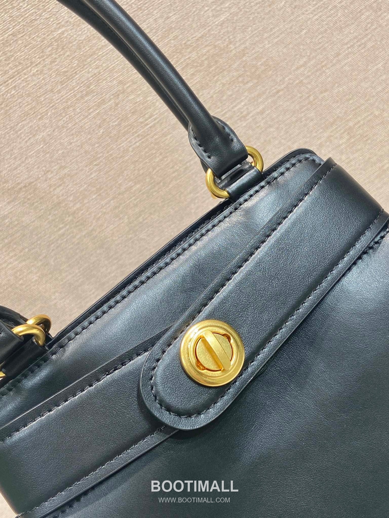 Prada Calfskin Tote Calfskin and Lambskin Tote Bag 프라다 1BG567 카프스킨 토트 카프스킨과 램스킨 토트백 31cm 9