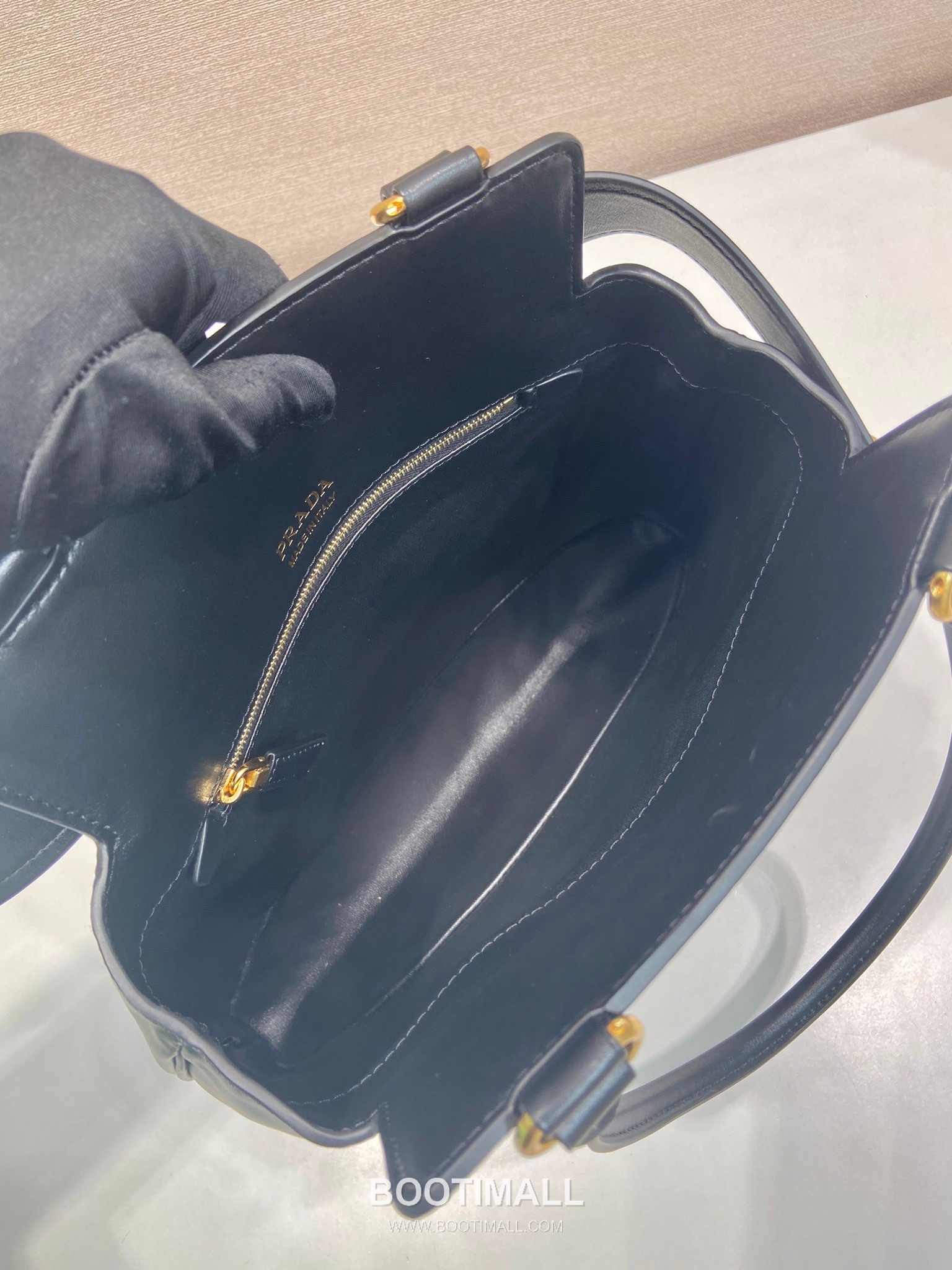 Prada Calfskin Tote Calfskin and Lambskin Tote Bag 프라다 1BG567 카프스킨 토트 카프스킨과 램스킨 토트백 31cm 10