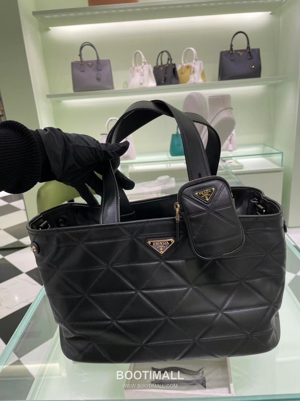 Prada Symbole Stitch Medium Leather Tote Bag 프라다 심볼 스티치 미디엄 레더 토트백 33cm 2