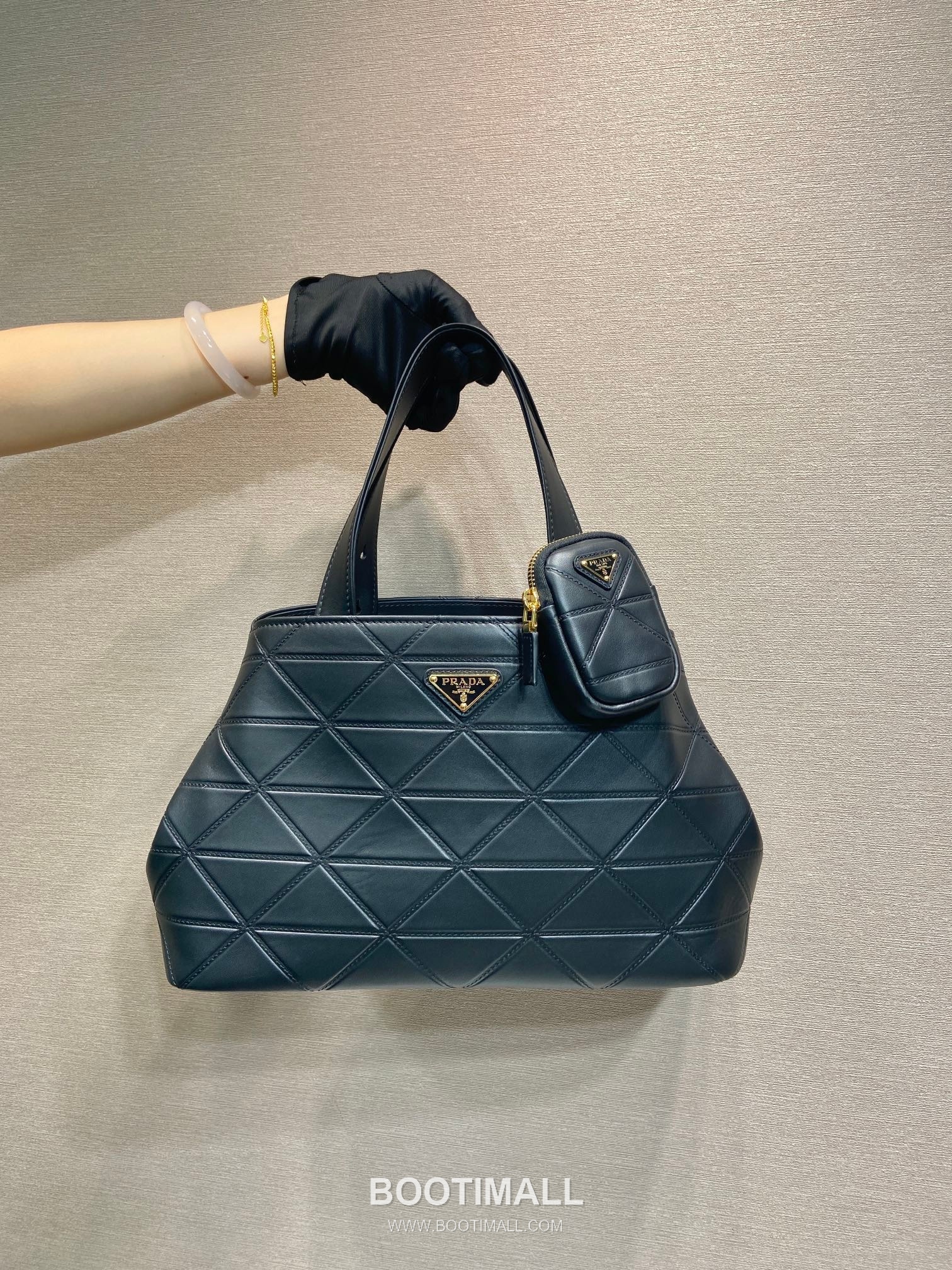Prada Symbole Stitch Medium Leather Tote Bag 프라다 심볼 스티치 미디엄 레더 토트백 33cm 3