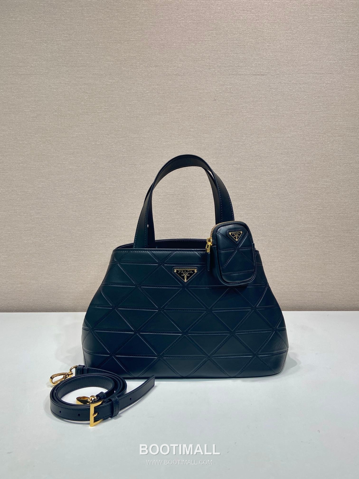 Prada Symbole Stitch Medium Leather Tote Bag 프라다 심볼 스티치 미디엄 레더 토트백 33cm 4