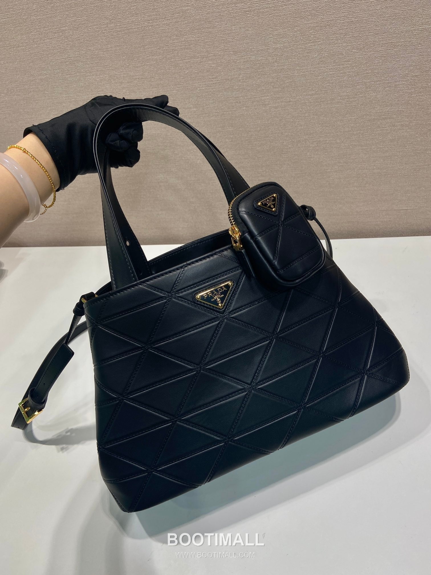 Prada Symbole Stitch Medium Leather Tote Bag 프라다 심볼 스티치 미디엄 레더 토트백 33cm 5