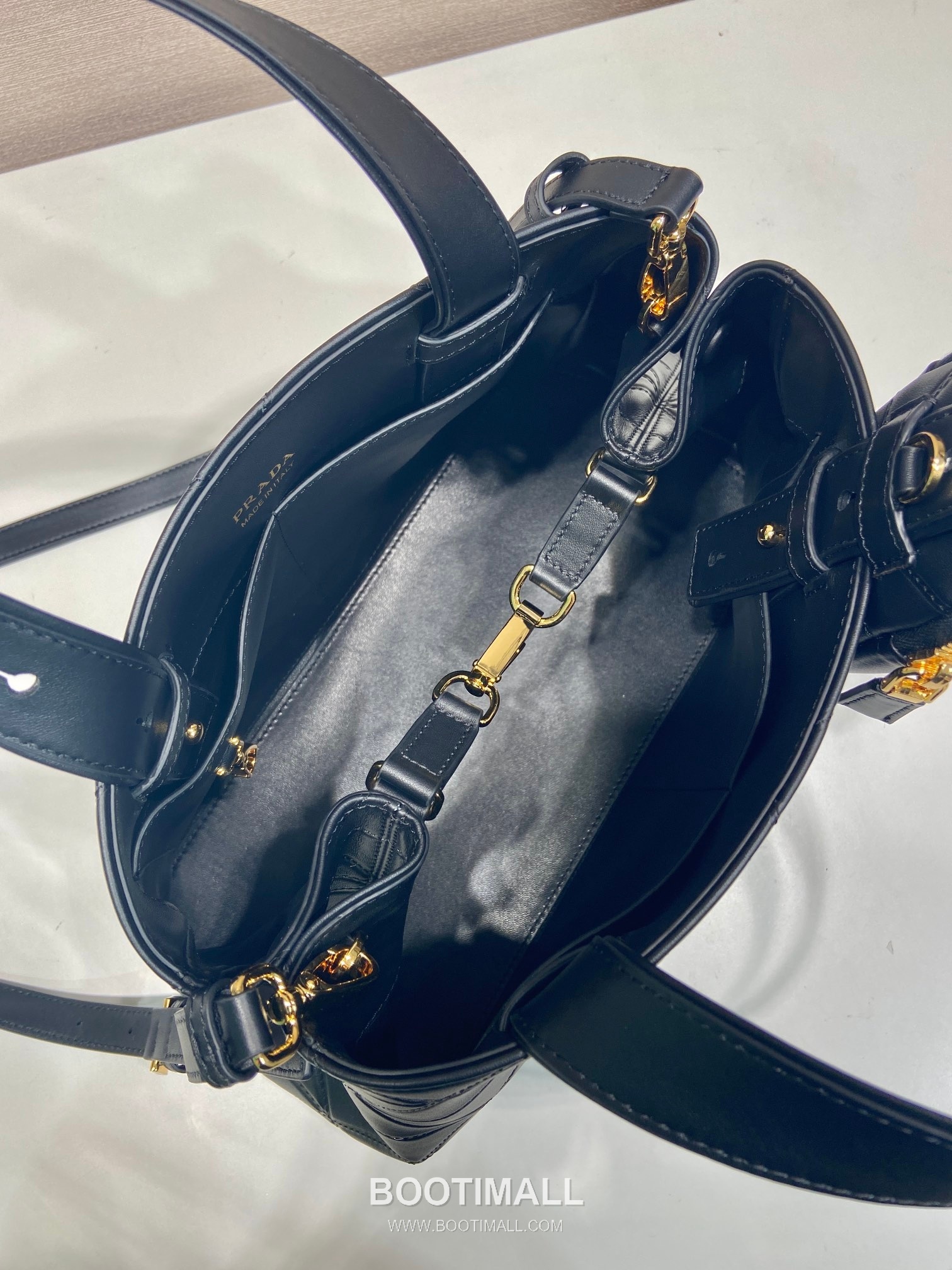 Prada Symbole Stitch Medium Leather Tote Bag 프라다 심볼 스티치 미디엄 레더 토트백 33cm 11