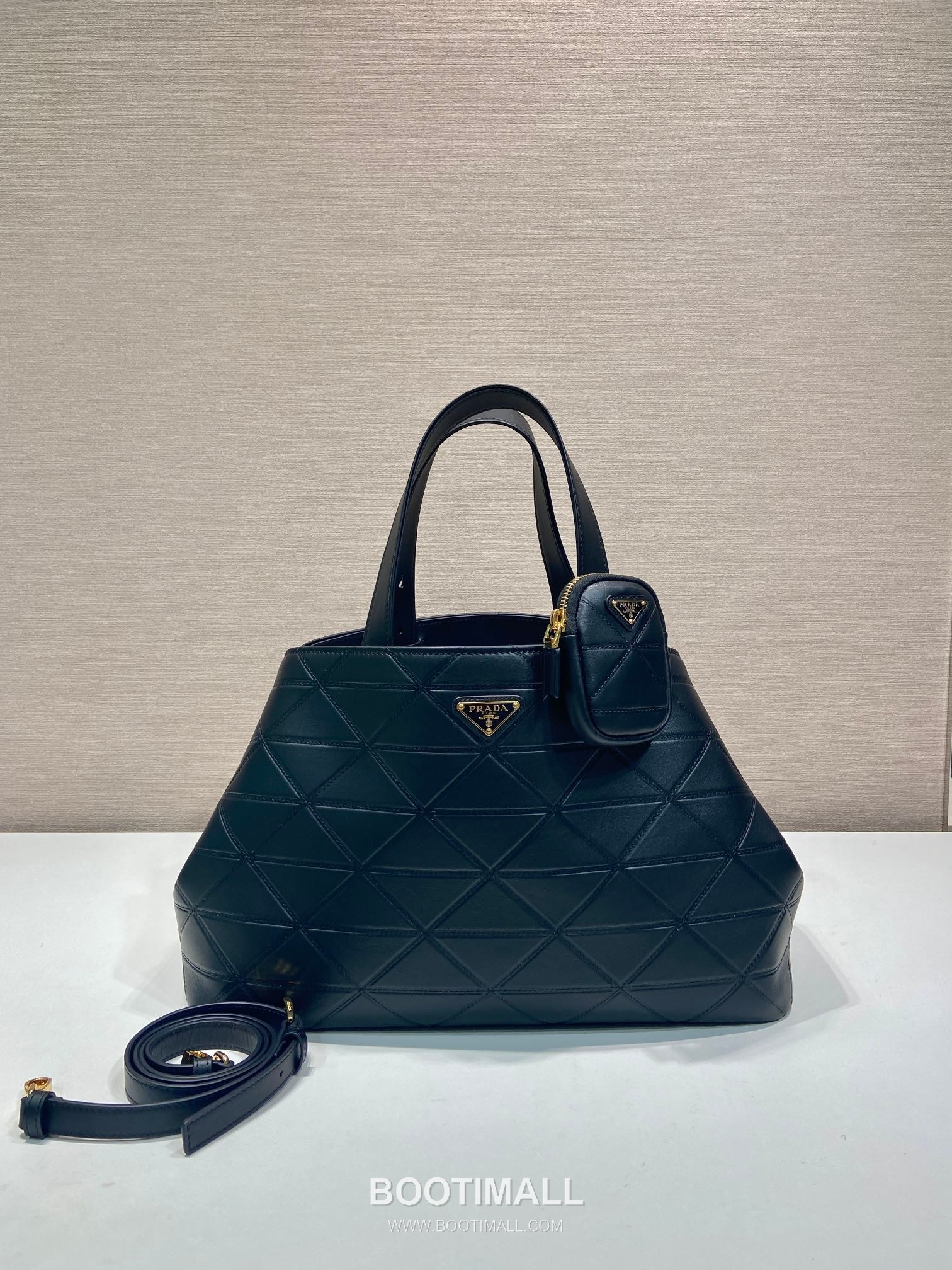 Prada Symbole Stitch Large Tote Leather Tote Bag 프라다 심볼 스티치 라지 토트 레더 토트백 38cm 3