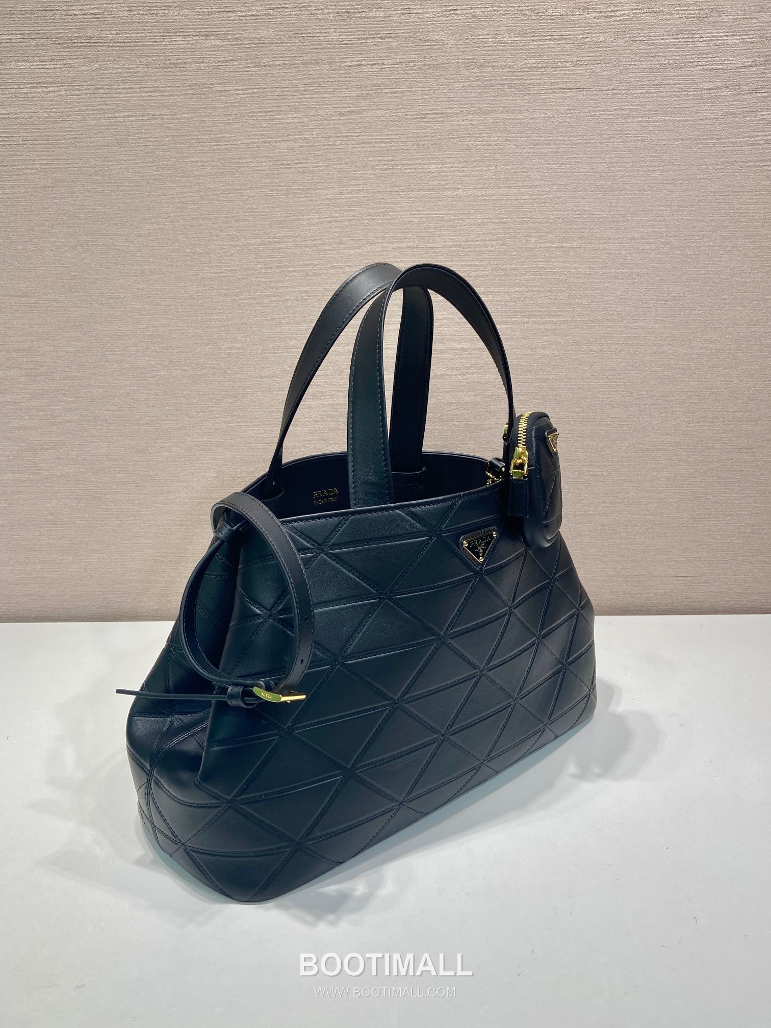 Prada Symbole Stitch Large Tote Leather Tote Bag 프라다 심볼 스티치 라지 토트 레더 토트백 38cm 5