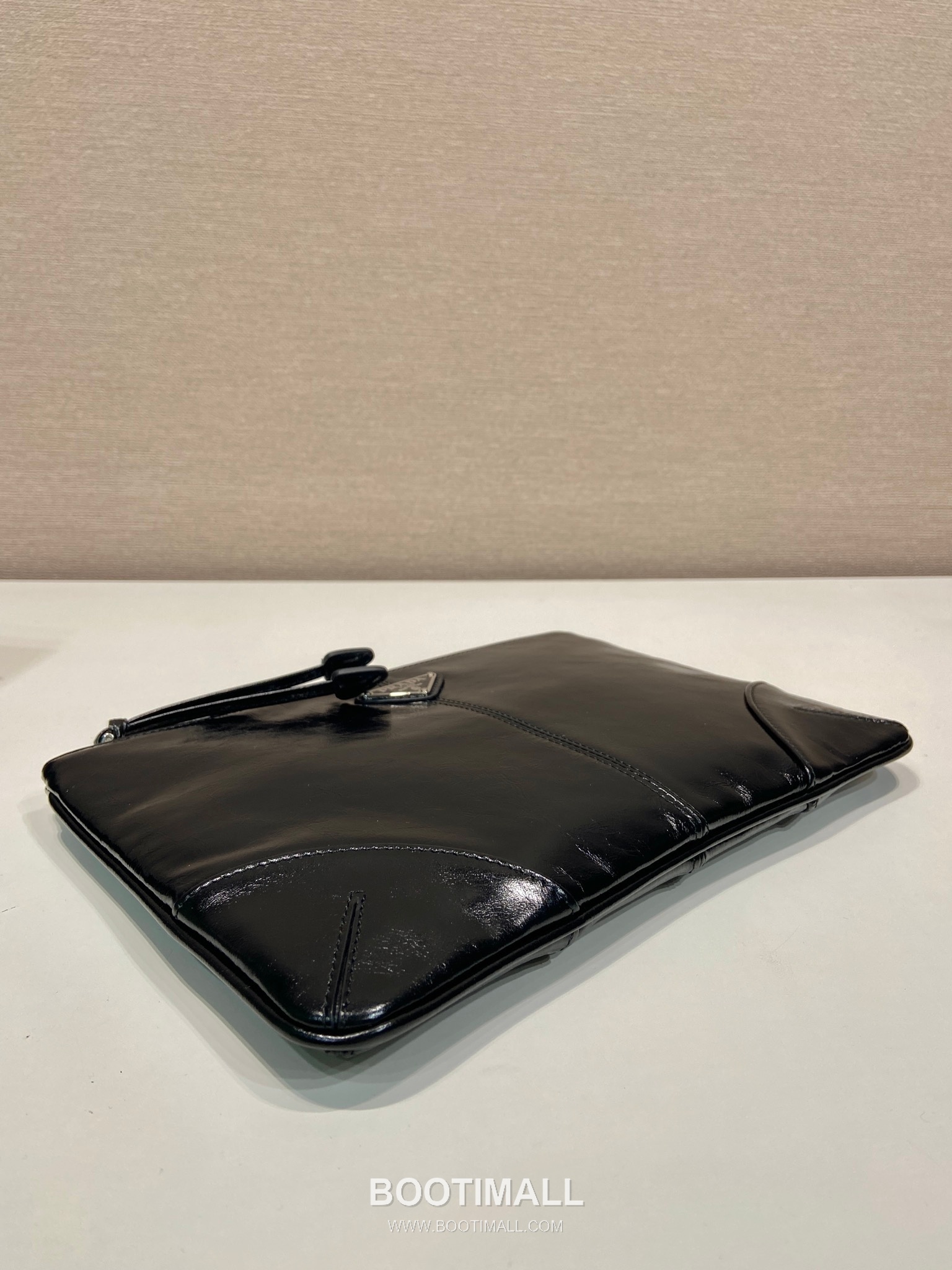 Prada Large Pouch Oiled Leather 프라다 2NH006 라지 파우치 오일드 레더 28cm 6