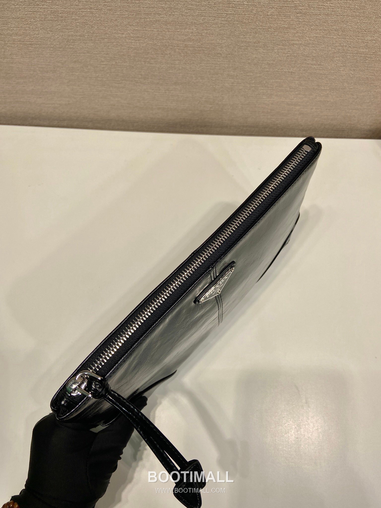 Prada Large Pouch Oiled Leather 프라다 2NH006 라지 파우치 오일드 레더 28cm 8