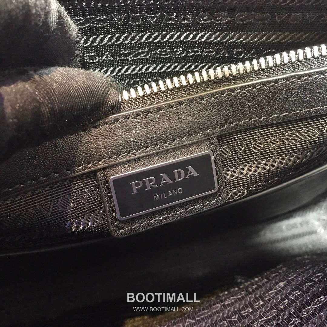 Prada Saffiano Briefcase Saffiano Leather with Crocodile Trim 프라다 2VE368 사피아노 브리프케이스 사피아노 레더 크로커다일 트리밍 36cm 10