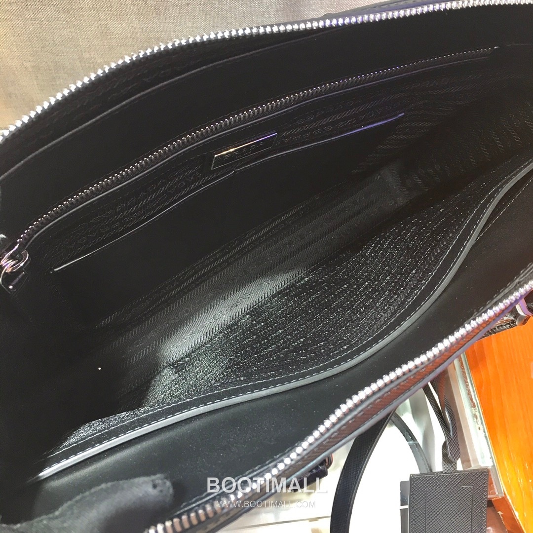 Prada Saffiano Briefcase Saffiano Leather with Crocodile Trim 프라다 2VE368 사피아노 브리프케이스 사피아노 레더 크로커다일 트리밍 36cm 12