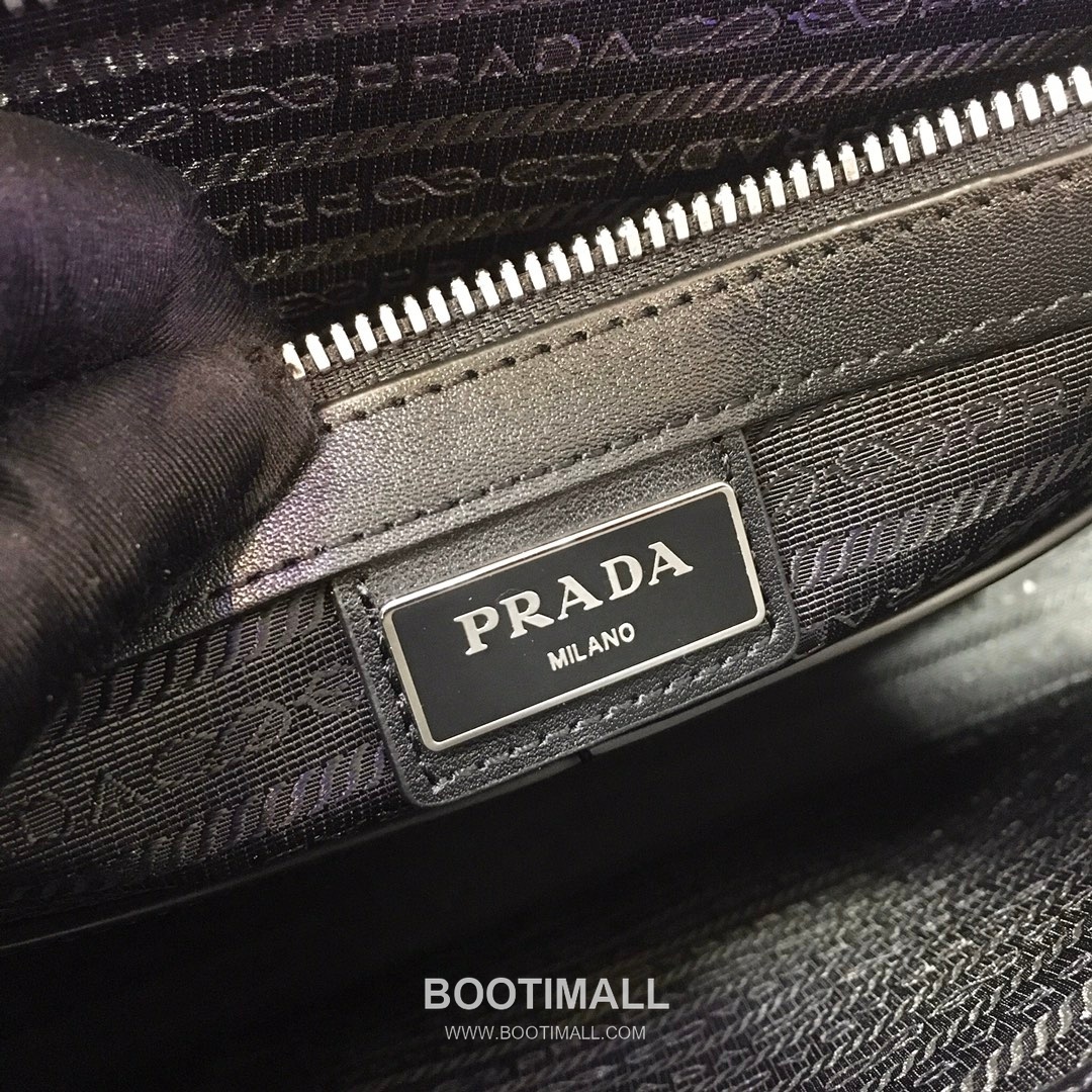 Prada Saffiano Briefcase Saffiano Leather with Crocodile Trim 프라다 2VE368 사피아노 브리프케이스 사피아노 레더 크로커다일 트리밍 36cm 13