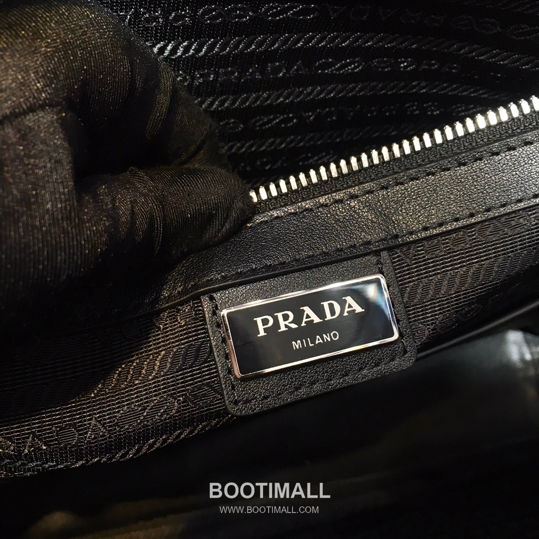 Prada Saffiano Croc Trim Briefcase Saffiano Leather with Crocodile Trim 프라다 2VE011 사피아노 크록 트림 브리프케이스 사피아노 레더 크로커다일 트림 36cm 9