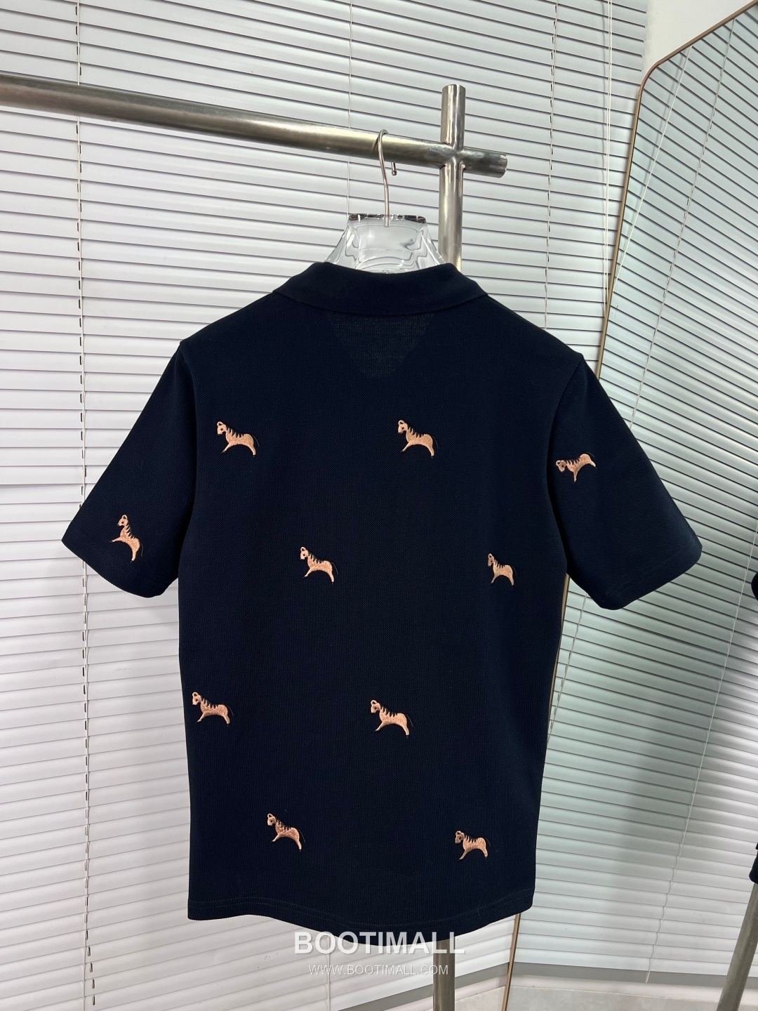 Thom Browne Horse Embroidery Polo Navy Polo Shirt 톰브라운 홀스 자수 폴로 네이비 폴로 셔츠 11