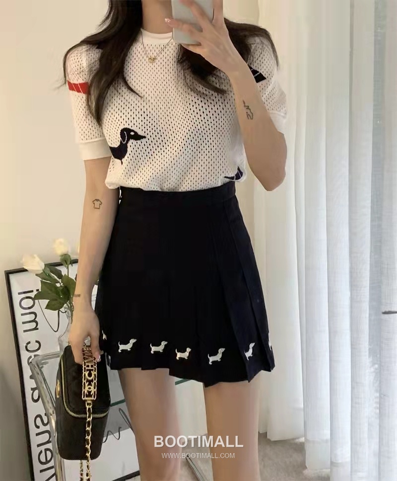 Thom Browne Dog Embroidery Pleated Skirt Grey 톰브라운 도그 자수 플리츠 스커트 그레이 2