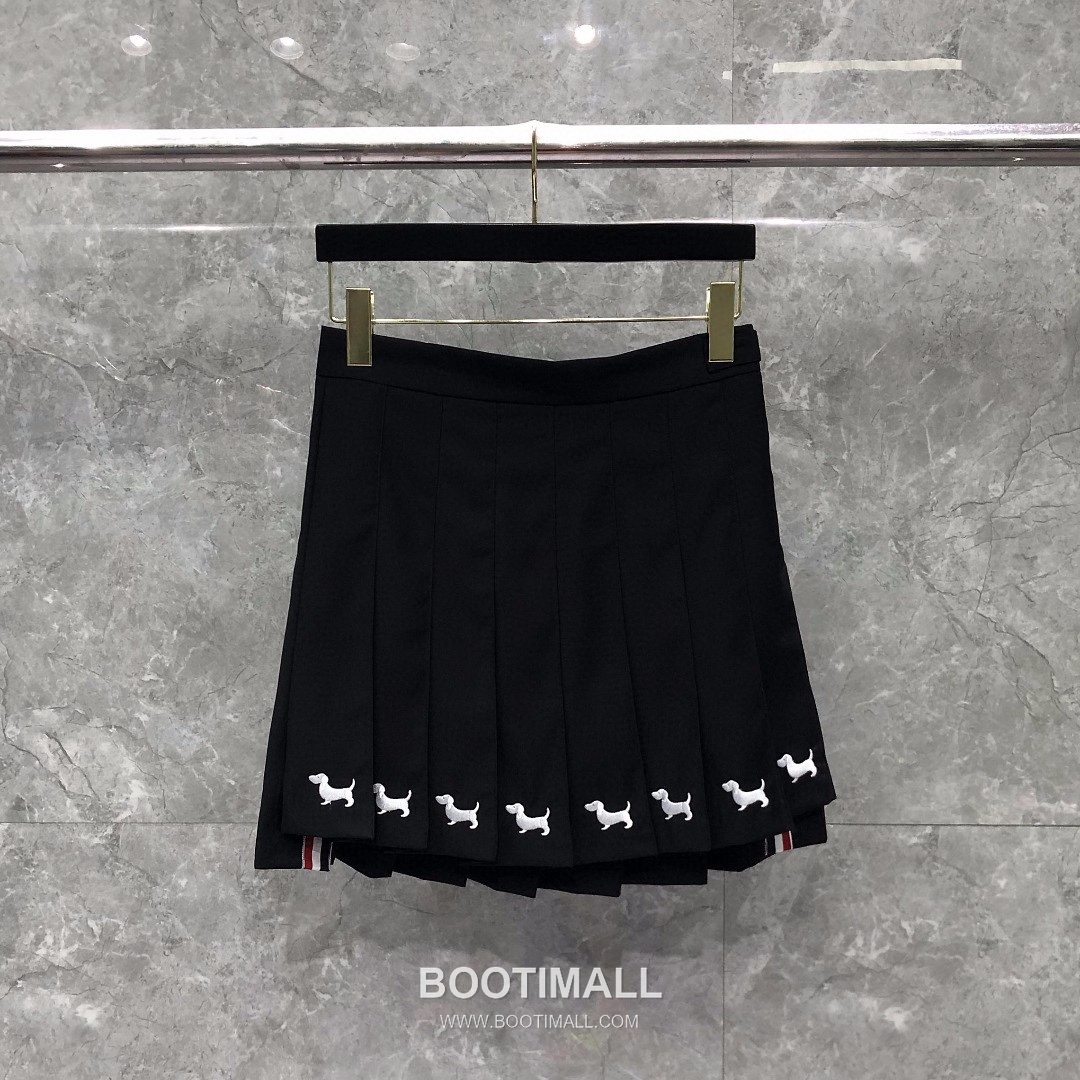 Thom Browne Dog Embroidery Pleated Skirt Grey 톰브라운 도그 자수 플리츠 스커트 그레이 7