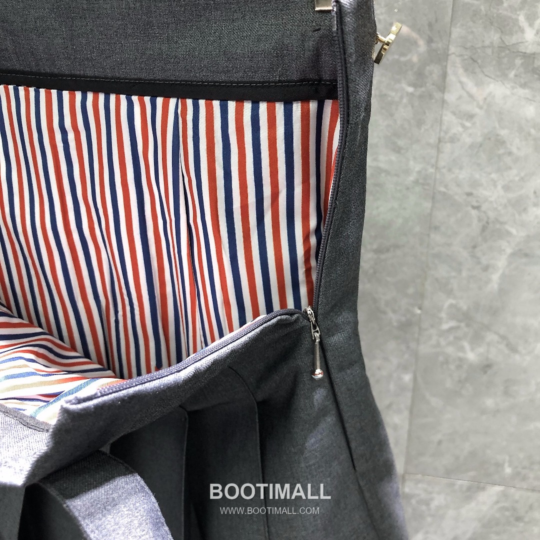 Thom Browne Dog Embroidery Pleated Skirt Grey 톰브라운 도그 자수 플리츠 스커트 그레이 4