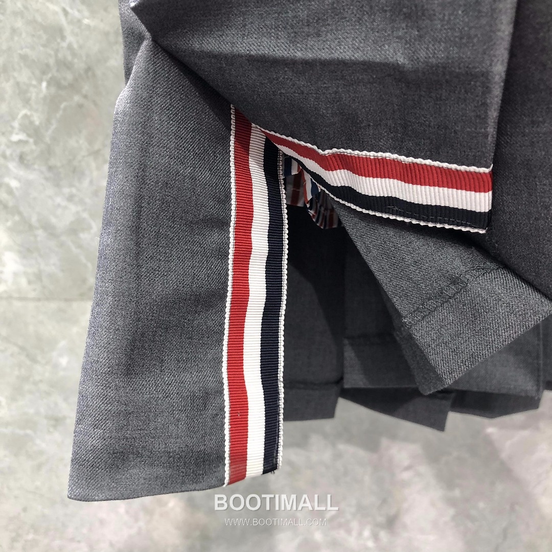 Thom Browne Dog Embroidery Pleated Skirt Grey 톰브라운 도그 자수 플리츠 스커트 그레이 7