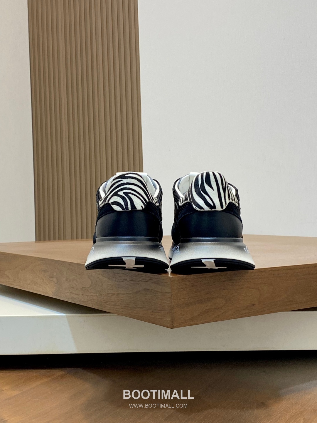 Prada Suede Panel Trainer Suede Leather Nylon Blue Sneakers 프라다 스웨이드 패널 트레이너 스웨이드 레더 나일론 블루 스니커즈 9