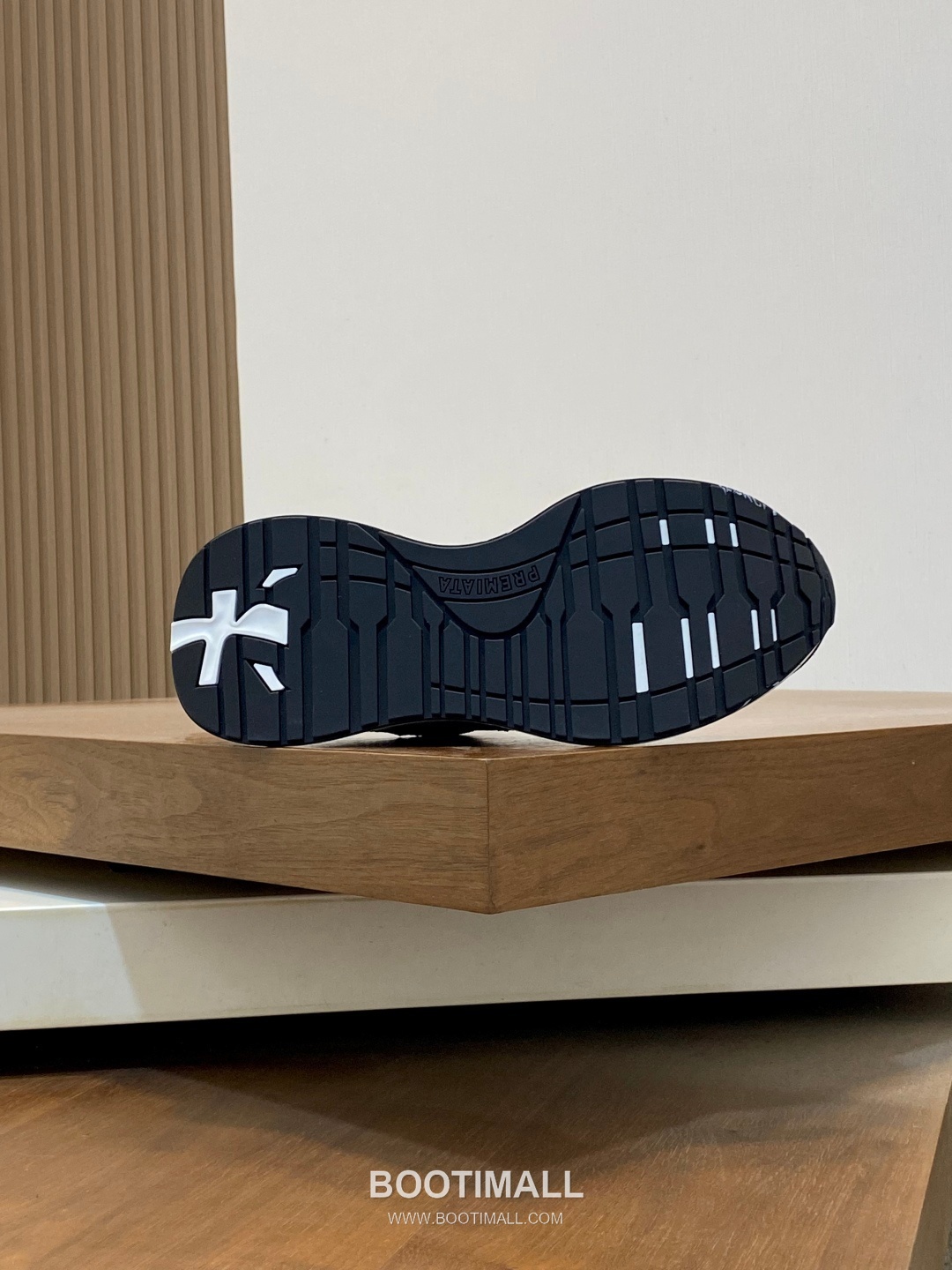 Prada Suede Panel Trainer Suede Leather Nylon Blue Sneakers 프라다 스웨이드 패널 트레이너 스웨이드 레더 나일론 블루 스니커즈 10