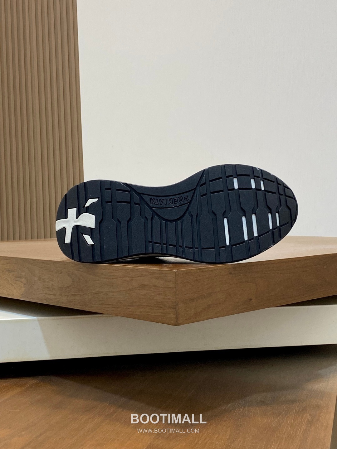 Prada Suede Panel Trainer Suede Leather Nylon Blue Sneakers 프라다 스웨이드 패널 트레이너 스웨이드 레더 나일론 블루 스니커즈 10