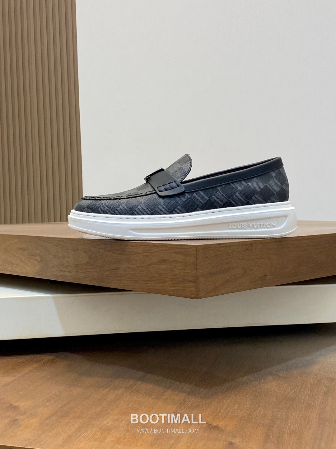 Louis Vuitton Monogram Leather Casual Derby Calfskin Leather Black Derby Shoes 루이비통 모노그램 레더 캐주얼 더비 송아지가죽 블랙 더비 슈즈 3