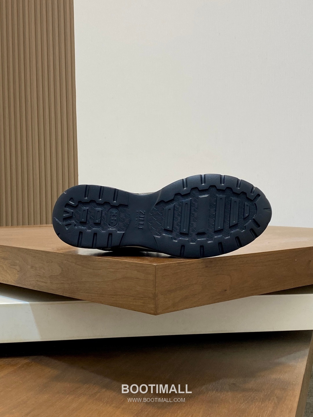 ZILLI Stitch Detail Grain Calf Leather Sneaker 질리 스티치 디테일 그레인 카프 레더 스니커즈 10