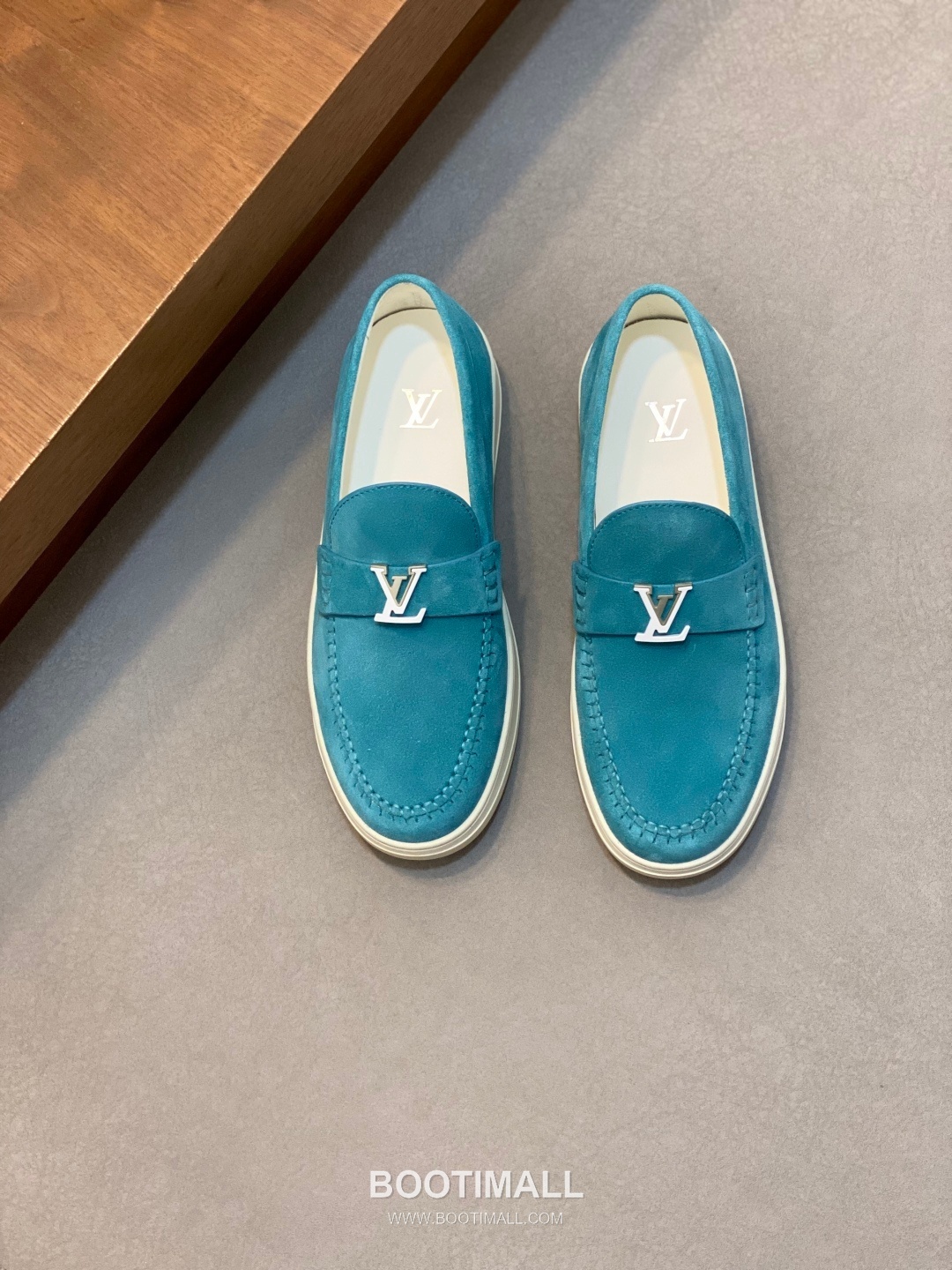 Louis Vuitton Monogram Suede Casual Loafer Calfskin Suede Purple 루이비통 모노그램 스웨이드 캐주얼 로퍼 송아지 스웨이드 퍼플 2