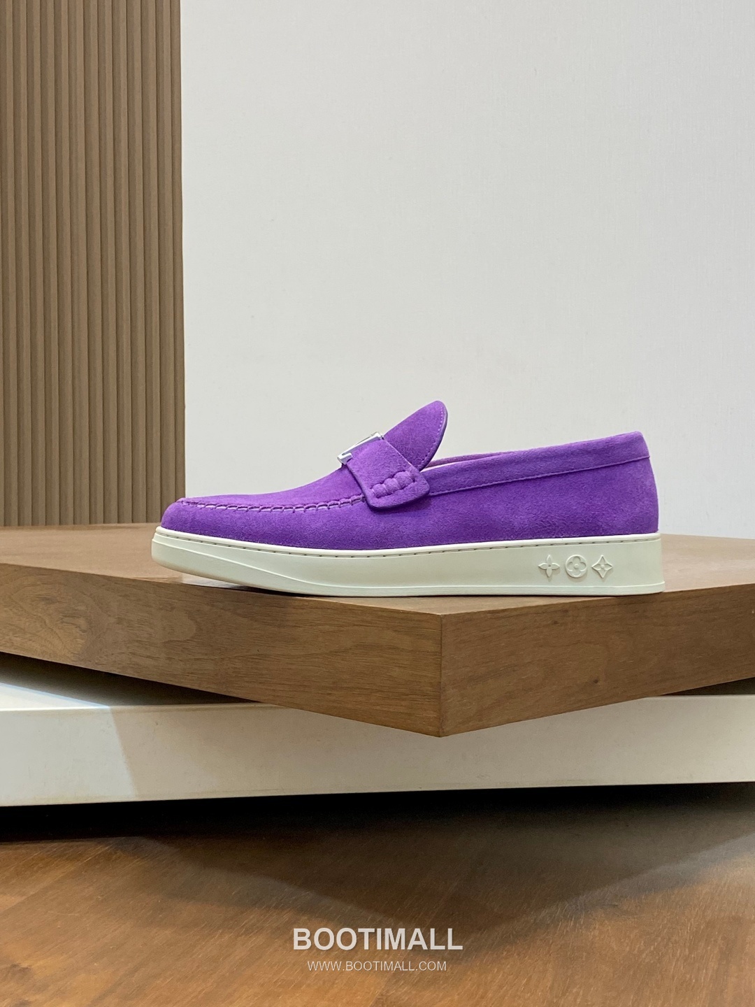 Louis Vuitton Monogram Suede Casual Loafer Calfskin Suede Purple 루이비통 모노그램 스웨이드 캐주얼 로퍼 송아지 스웨이드 퍼플 3