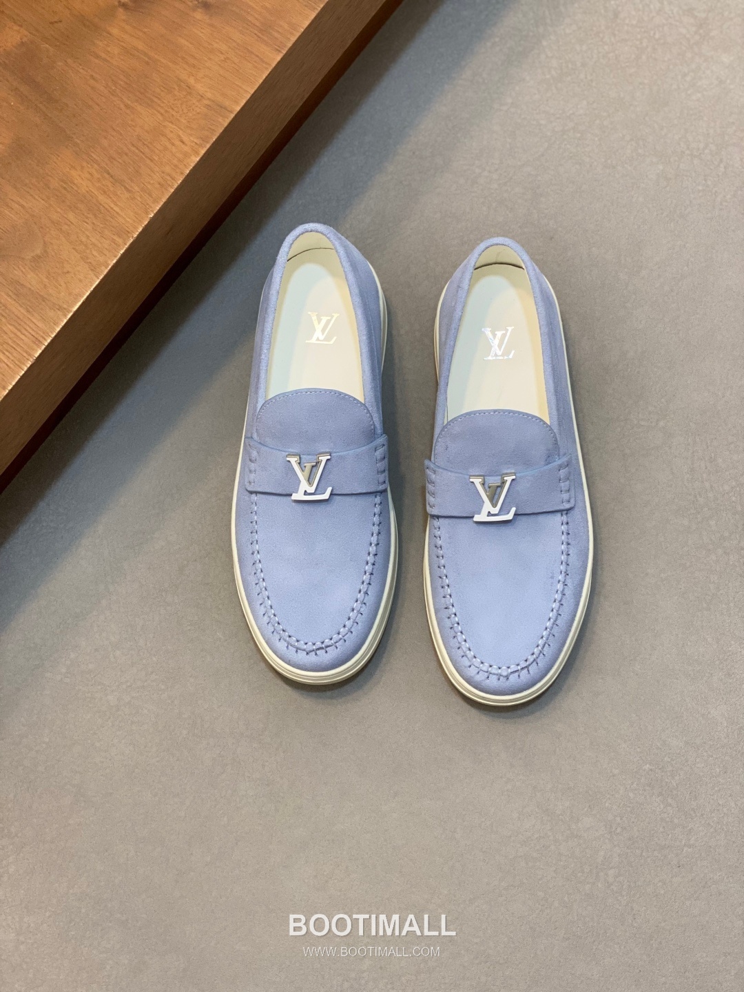 Louis Vuitton Monogram Suede Casual Loafer Calfskin Suede Purple 루이비통 모노그램 스웨이드 캐주얼 로퍼 송아지 스웨이드 퍼플 2