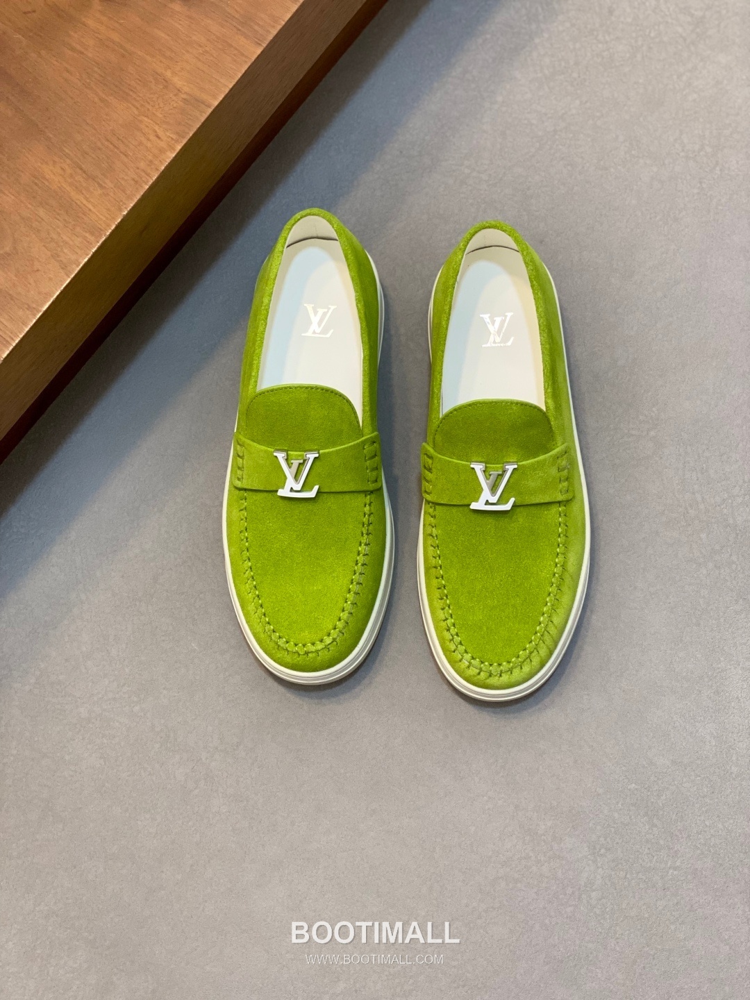 Louis Vuitton Monogram Suede Casual Loafer Calfskin Suede Purple 루이비통 모노그램 스웨이드 캐주얼 로퍼 송아지 스웨이드 퍼플 2