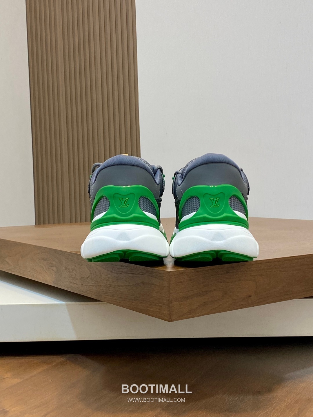 Louis Vuitton Nappa Mesh Trail Sneaker Nappa Calfskin Mesh Canvas Grey Sneakers 루이비통 나파 메쉬 트레일 스니커즈 나파 송아지 가죽 메쉬 캔버스 그레이 9