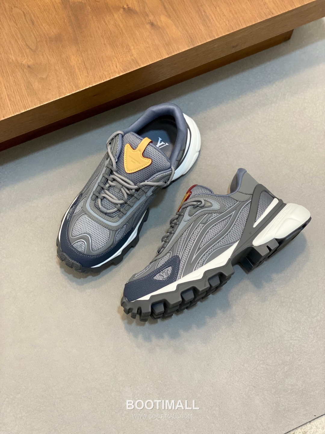 Louis Vuitton Nappa Mesh Trail Sneaker Nappa Calfskin Mesh Canvas Grey Sneakers 루이비통 나파 메쉬 트레일 스니커즈 나파 송아지 가죽 메쉬 캔버스 그레이 6