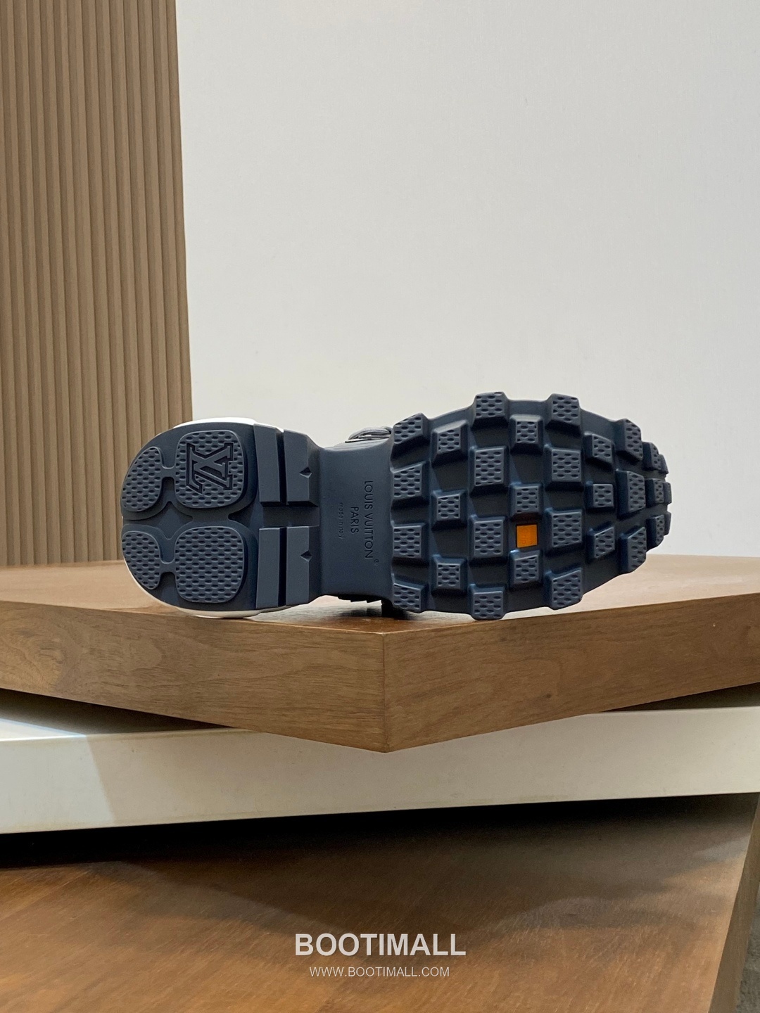 Louis Vuitton Nappa Mesh Trail Sneaker Nappa Calfskin Mesh Canvas Grey Sneakers 루이비통 나파 메쉬 트레일 스니커즈 나파 송아지 가죽 메쉬 캔버스 그레이 10