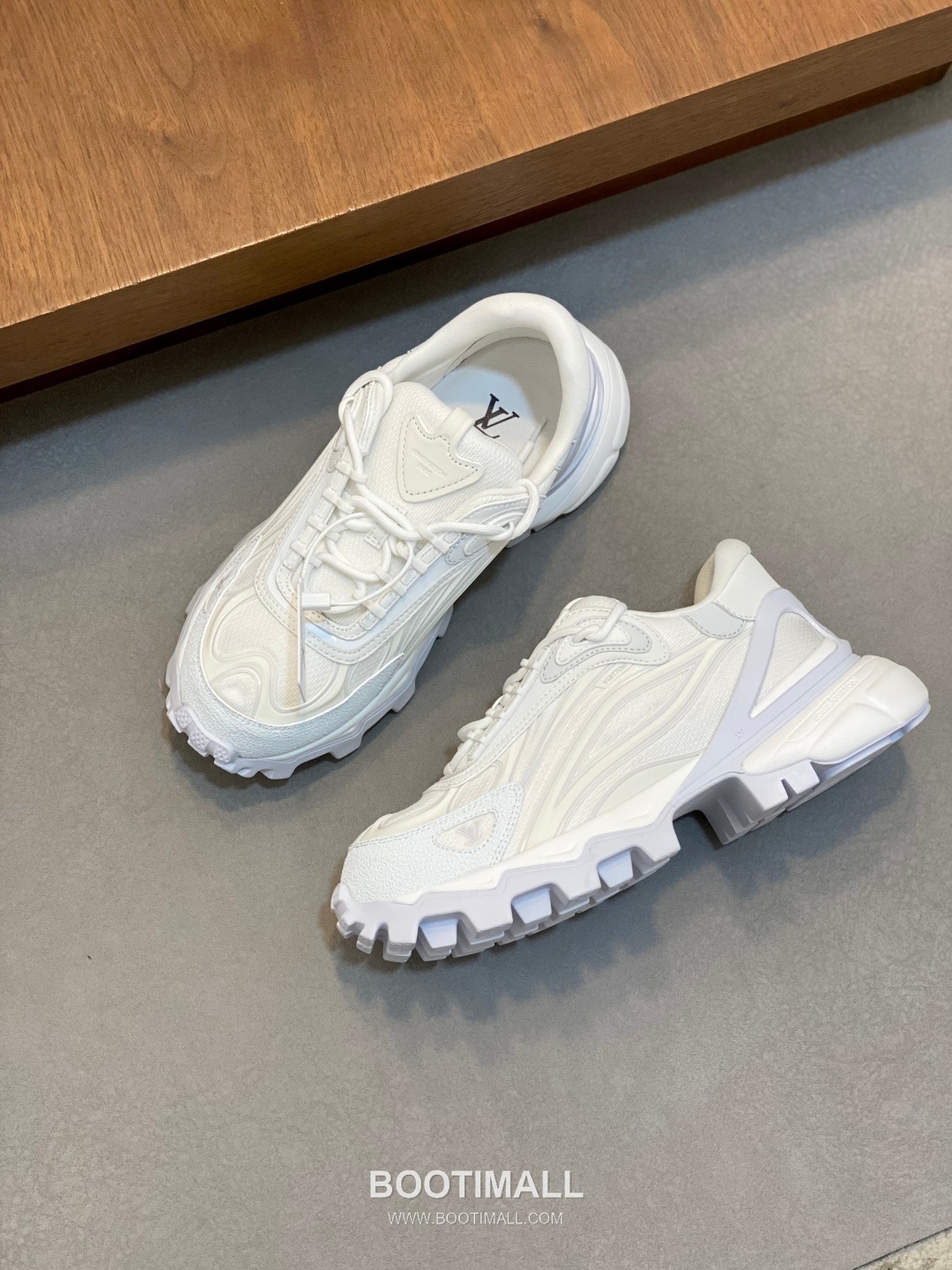 Louis Vuitton Nappa Mesh Trail Sneaker Nappa Calfskin Mesh Canvas Grey Sneakers 루이비통 나파 메쉬 트레일 스니커즈 나파 송아지 가죽 메쉬 캔버스 그레이 6