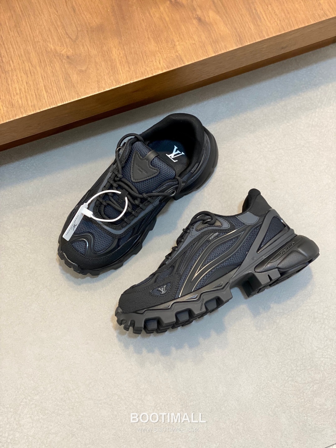 Louis Vuitton Nappa Mesh Trail Sneaker Nappa Calfskin Mesh Canvas Grey Sneakers 루이비통 나파 메쉬 트레일 스니커즈 나파 송아지 가죽 메쉬 캔버스 그레이 6