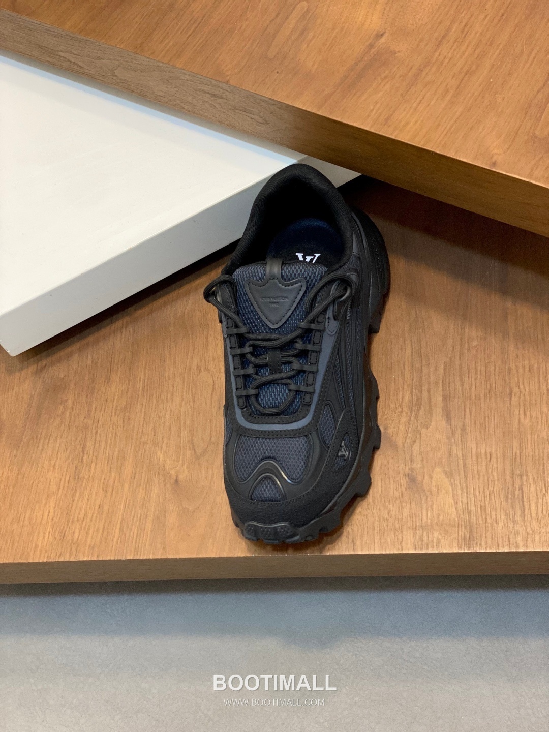 Louis Vuitton Nappa Mesh Trail Sneaker Nappa Calfskin Mesh Canvas Grey Sneakers 루이비통 나파 메쉬 트레일 스니커즈 나파 송아지 가죽 메쉬 캔버스 그레이 7