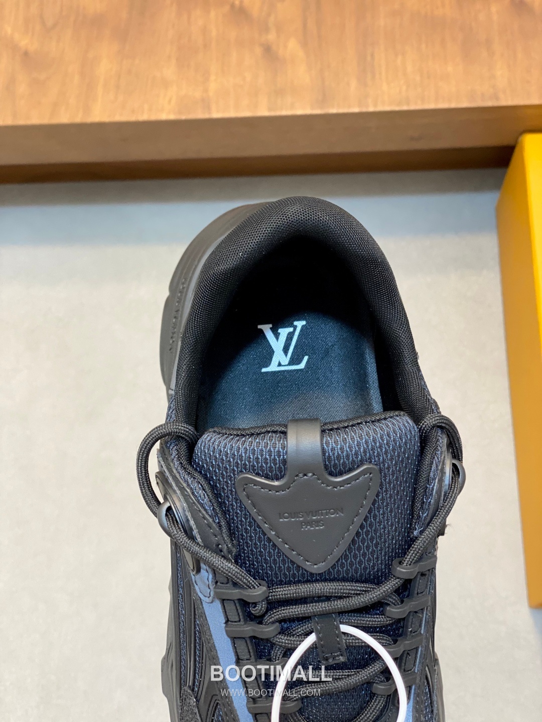 Louis Vuitton Nappa Mesh Trail Sneaker Nappa Calfskin Mesh Canvas Grey Sneakers 루이비통 나파 메쉬 트레일 스니커즈 나파 송아지 가죽 메쉬 캔버스 그레이 8