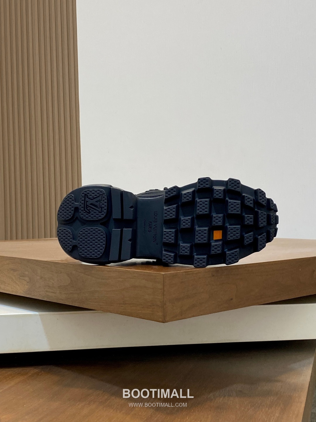 Louis Vuitton Nappa Mesh Trail Sneaker Nappa Calfskin Mesh Canvas Grey Sneakers 루이비통 나파 메쉬 트레일 스니커즈 나파 송아지 가죽 메쉬 캔버스 그레이 10