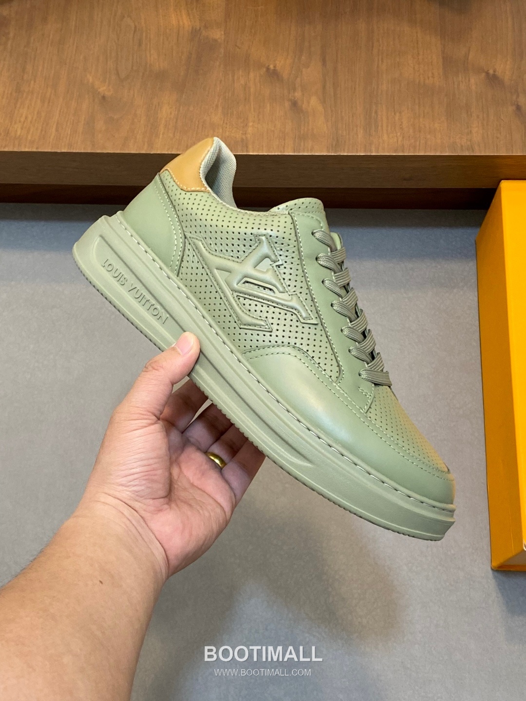 Louis Vuitton Monogram Perforated Low Sneaker Calfskin Leather Green Sneakers 루이비통 모노그램 펀칭 로우 스니커즈 송아지가죽 그린 5
