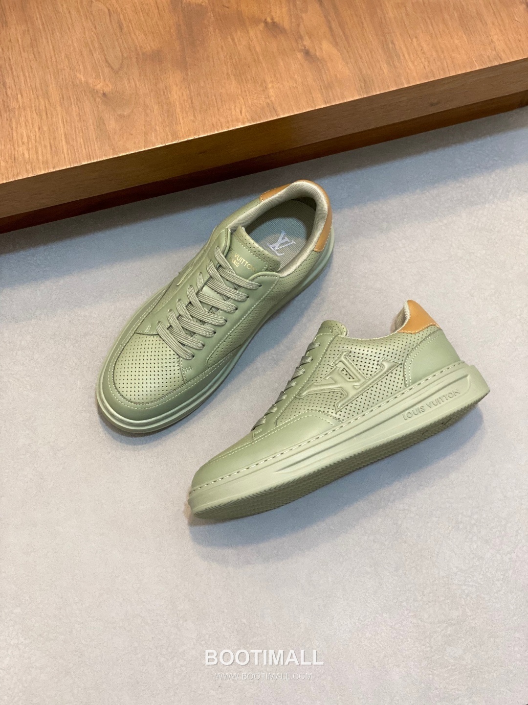 Louis Vuitton Monogram Perforated Low Sneaker Calfskin Leather Green Sneakers 루이비통 모노그램 펀칭 로우 스니커즈 송아지가죽 그린 6