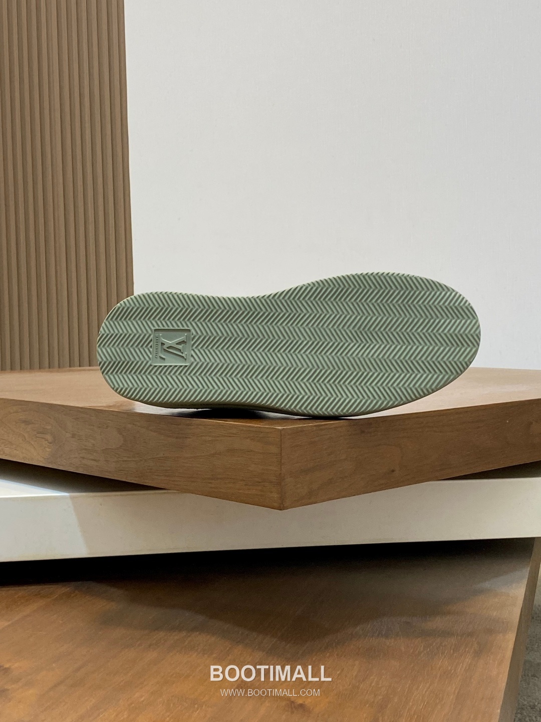 Louis Vuitton Monogram Perforated Low Sneaker Calfskin Leather Green Sneakers 루이비통 모노그램 펀칭 로우 스니커즈 송아지가죽 그린 10