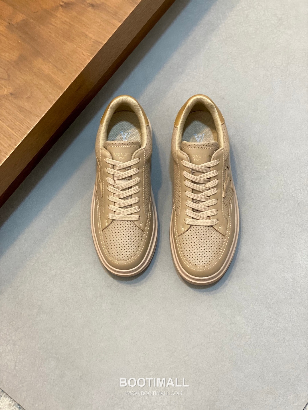 Louis Vuitton Monogram Perforated Low Sneaker Calfskin Leather Green Sneakers 루이비통 모노그램 펀칭 로우 스니커즈 송아지가죽 그린 2