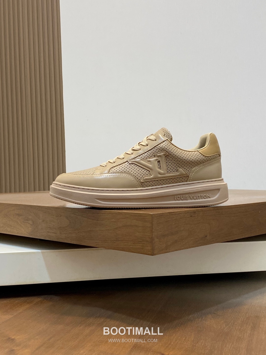 Louis Vuitton Monogram Perforated Low Sneaker Calfskin Leather Green Sneakers 루이비통 모노그램 펀칭 로우 스니커즈 송아지가죽 그린 3