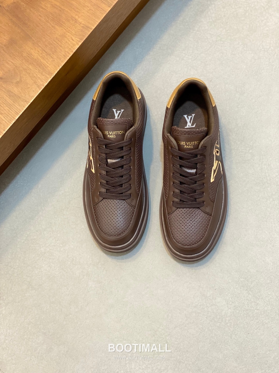 Louis Vuitton Monogram Perforated Low Sneaker Calfskin Leather Green Sneakers 루이비통 모노그램 펀칭 로우 스니커즈 송아지가죽 그린 2